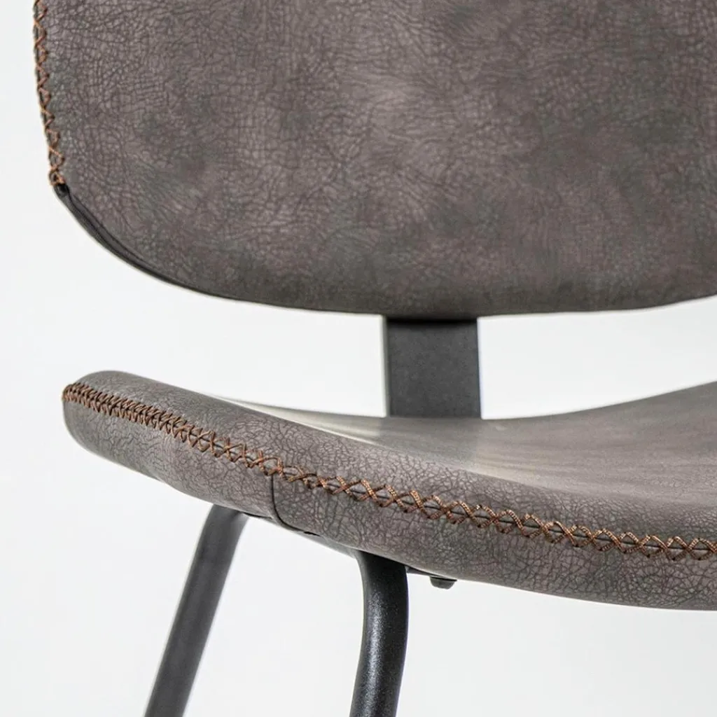 Straluma Bruine eetkamerstoel van imitatietleer met zwart onderstel> Eetkamerstoelen