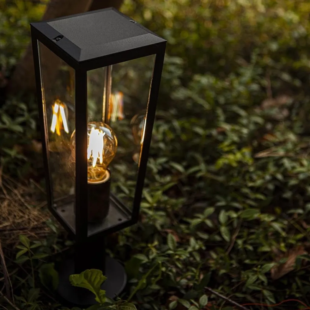 Straluma Buitenlamp lantaarn op voet zwart met helder glas> Buitenlampen|Moderne Verlichting