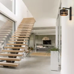 Straluma Landelijke wandlamp zwart/goud met ronde kap><noscript><img width=