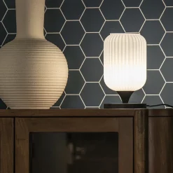 Straluma Mat witte tafellamp met zwarte voet></noscript> Woonkamerlampen|Slaapkamerlampen