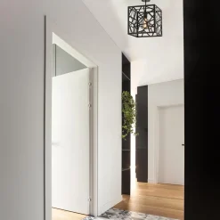 Straluma Mat zwarte plafondlamp metaal met vierkante kap><noscript><img width=