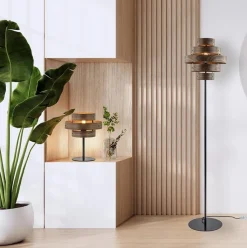 Straluma Mat zwarte tafellamp met walnoot houten kap></noscript> Woonkamerlampen|Slaapkamerlampen