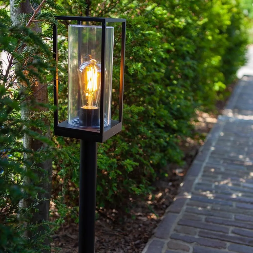 Straluma Moderne buitenlamp lantaarn op paal zwart met helder glas> Buitenlampen
