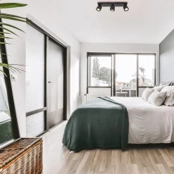 Straluma Opbouwspot Solare 3l balk zwart><noscript><img width=