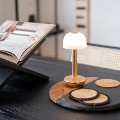 Straluma Sfeervolle tafellamp goud met frosted kapje op batterij></noscript> Tafellampen|Eetkamerverlichting