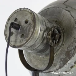 Straluma Vloerlamp Junko driepoot zwart/zink></noscript> Driepoot lampen|Light and Living