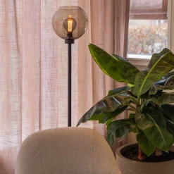 Straluma Vloerlamp zwart met smoke glazen kap><noscript><img width=