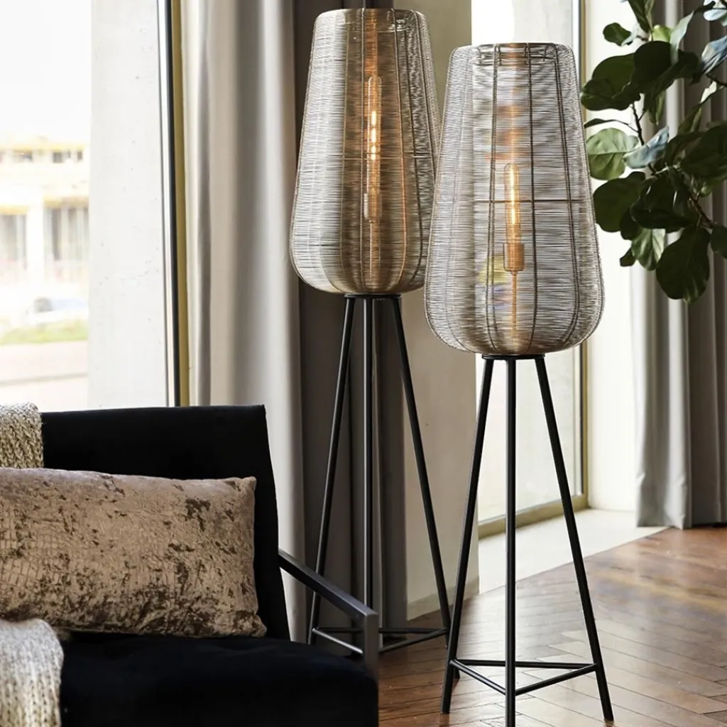 Straluma Zwarte driepoot Adeta met nikkel kap> Draadlampen|Light and Living